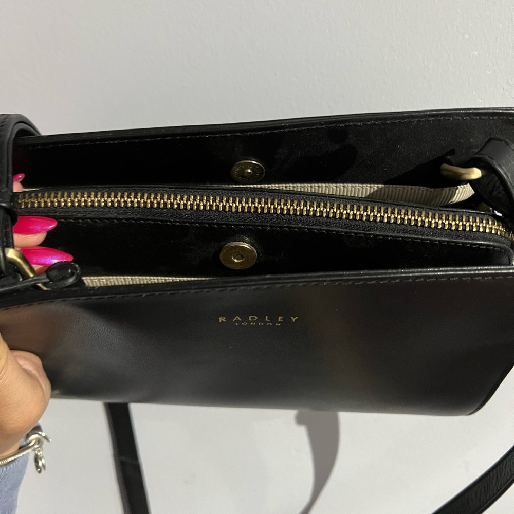 RADLEY LONDON Black Leather Crossbody Bag - Picture 5 of 10
